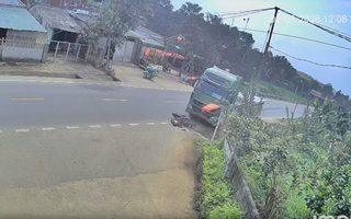 Xe đầu kéo đi lấn làn, tông tử vong người đi xe máy