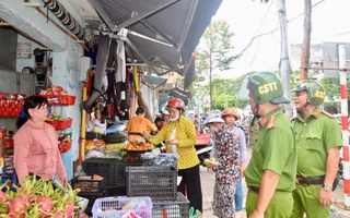 Hóa giải bức xúc trên vỉa hè, dưới lòng đường