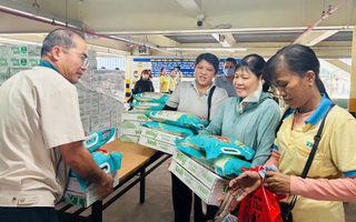 Giữ người bằng sự tử tế