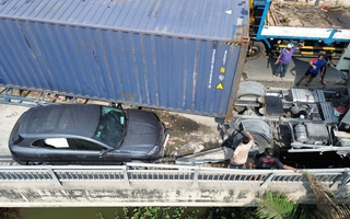 TPHCM: Tai nạn trên đường Võ Chí Công, CSGT nỗ lực giải toả ùn ứ