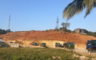 Công an và VKSND Khánh Hòa kiểm tra hiện trường vụ "cạo sạch cả quả đồi"