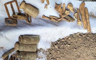 Đi bắt dơi, người dân phát hiện 12 bộ hài cốt trong hang đá