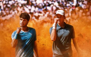 Alcaraz bảo vệ vị thế số 1 trước Sinner, bằng chuỗi thắng 15 trận liên tiếp trên sân "đất nện"