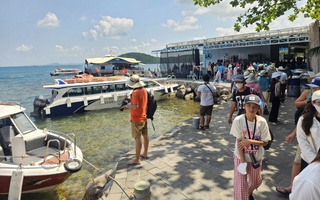 Du lịch dịp lễ "nóng" với loạt chương trình kích cầu