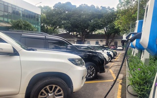 Nếu 100 ngàn xe ô tô cùng sạc một lúc sẽ thế nào với hệ thống điện?