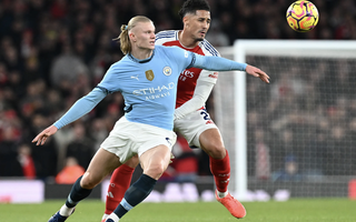 Man City khó từ chối "món quà" Ngoại hạng Anh từ Arsenal