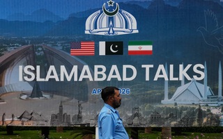 Mỹ - Iran đàm phán xuyên đêm, xuất hiện các chuyến bay bổ sung từ Tehran