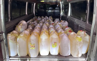 Nhiều vụ buôn lậu xăng dầu qua biên giới bị bắt giữ