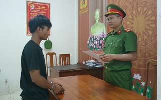 Hai thanh niên giả danh công an, dùng súng nhựa đi cướp