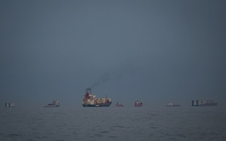 Iran chuẩn bị sẵn "kho báu" trên biển, tổng thống Mỹ nối lại không kích?