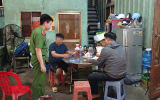 TPHCM: Vứt rác không đúng nơi quy định, một người đàn ông bị phạt 3,5 triệu đồng