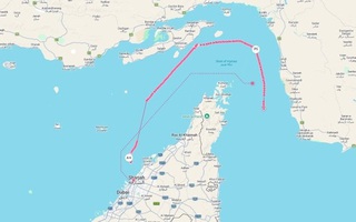 Tàu dầu đầu tiên vượt qua eo biển Hormuz sau lệnh phong tỏa của Mỹ