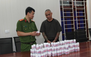 Bắt đối tượng bán gần 1.000 lọ thuốc giả có chất cấm cho người bệnh