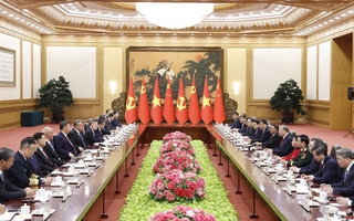 Vietnam, China pledge to elevate bilateral relations in new phase