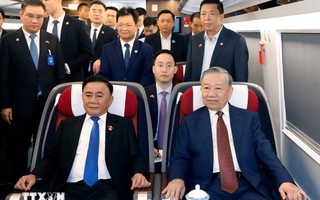 Tổng Bí thư, Chủ tịch nước Tô Lâm rời Bắc Kinh tới thăm Nam Ninh bằng tàu cao tốc