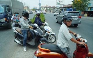 Cận cảnh giao thông hỗn loạn tại trạm thu phí Lái Thiêu, TPHCM