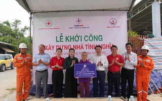 Điện lực Quảng Trị hỗ trợ 70 triệu đồng xây nhà tình nghĩa cho hộ khó khăn