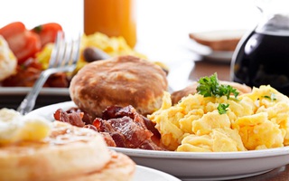 Sau 40 tuổi, ăn kiểu này sẽ khó bị tăng cân