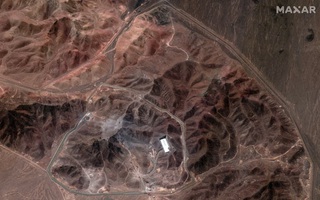 Trung Quốc "sẵn sàng tiếp nhận uranium", ông Donald Trump nói Mỹ sẽ vào Iran để lấy