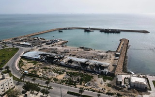 Mơ hồ bao trùm eo biển Hormuz