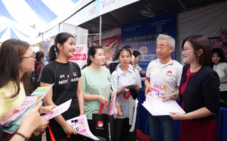 Sôi động ngày hội việc làm của Trường Đại học Thủ Dầu Một