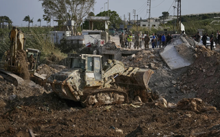 Chiến sự Trung Đông ngày 19-4: Mỹ phá mìn ở Hormuz, Iran bắt hàng chục gián điệp