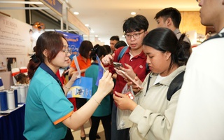 PGS-TS Bùi Quang Hùng: Giáo dục không thể phát triển một mình