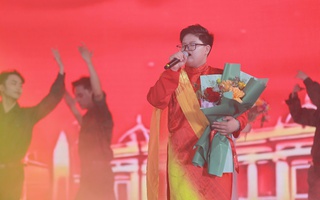 Đoàn Ngọc Gia Bảo đoạt giải Nam ca sĩ triển vọng tại Búp Sen vàng