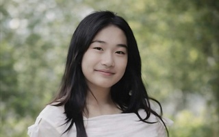 Người cha ở Đồng Nai mang ảnh con gái mất liên lạc gần 1 tháng đến TPHCM rong ruổi tìm kiếm