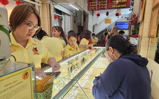 Tối 2-4, giá vàng đang giảm nhanh