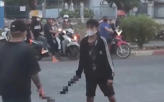 Điều tra nhóm thanh niên cầm hung khí rượt đuổi nhau gần KCN Sóng Thần