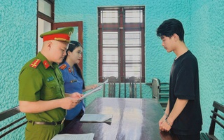 Hai mẹ con mượn xe, mang đi cầm cố để lấy tiền tiêu xài