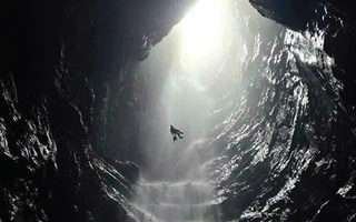 Phát hiện hang động mới có thác nước độc đáo tại Phong Nha - Kẻ Bàng