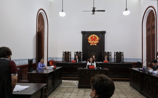 Mẹ và vợ cố người mẫu, diễn viên Đức Tiến lại gặp nhau ở tòa?