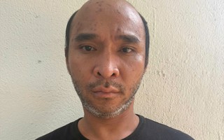 Vừa mãn hạn tù, ca sĩ lô tô bị bắt vì giật điện thoại du khách nước ngoài