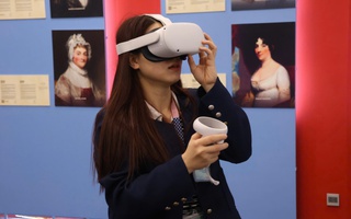 Giới trẻ háo hức tìm hiểu lịch sử Mỹ bằng công nghệ thực tế ảo tại Founder Museum