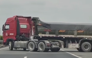 Tài xế xe ben bị phạt 35 triệu do quay đầu trên cao tốc TPHCM- Long Thành- Dầu Giây