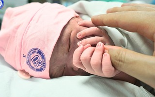 Ba nhóm phụ nữ sinh con được đề xuất nhận hỗ trợ từ 2 triệu đồng