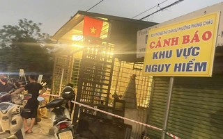 Nhà của 11 hộ dân có nguy cơ sụt xuống sông, chính quyền họp khẩn