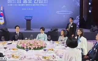 Tổng thống Hàn Quốc chúc mừng Han Sara