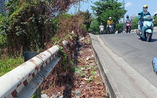 Lề cầu sụt lún