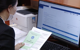 Có được "đóng nhờ" BHXH, BHYT qua doanh nghiệp?