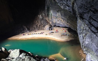 Phát hiện 5 rìu đá 8.000 năm tuổi bên trong hang động ở Phong Nha - Kẻ Bàng