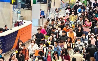 Giá vé máy bay dịp lễ tăng từng ngày