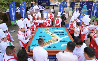 CLIP: Bản đồ Việt Nam bằng xôi và nước cốt dừa tại Cần Thơ