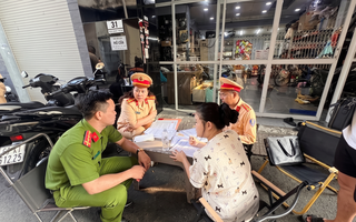 CSGT yêu cầu chủ tiệm sửa xe báo tin tụ tập, đua xe