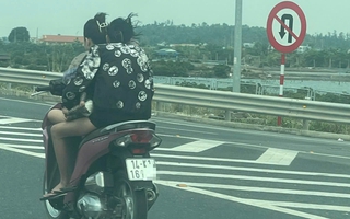 Xác định 2 cô gái "đầu trần", phóng xe máy ngược chiều ở làn 100 km/giờ trên cao tốc