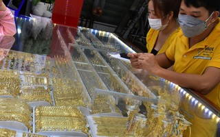 Giá vàng hôm nay, 29-4: Vàng thế giới giảm hơn 100 USD