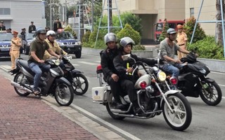 Cú đấm thép và lá chắn bình yên