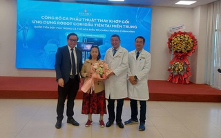 Lần đầu tại miền Trung: Thay khớp gối bằng robot, bệnh nhân tập đi ngay sau mổ